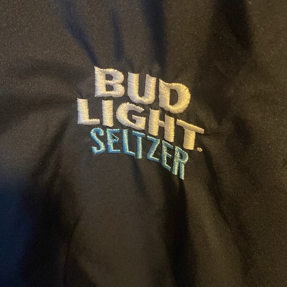 Bud Light Seltzer Wind Breaker - Picture 2 of 4